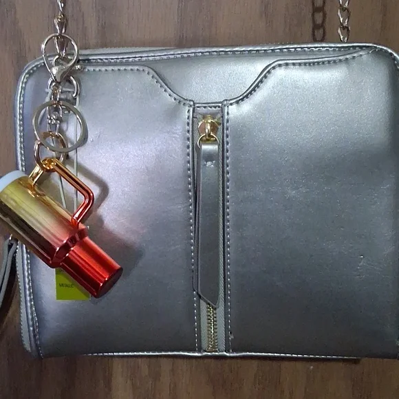 Giani Binni Metallic Gold Chain Crossbody Bag with Front Pocket NWT - Picture 2 of 9